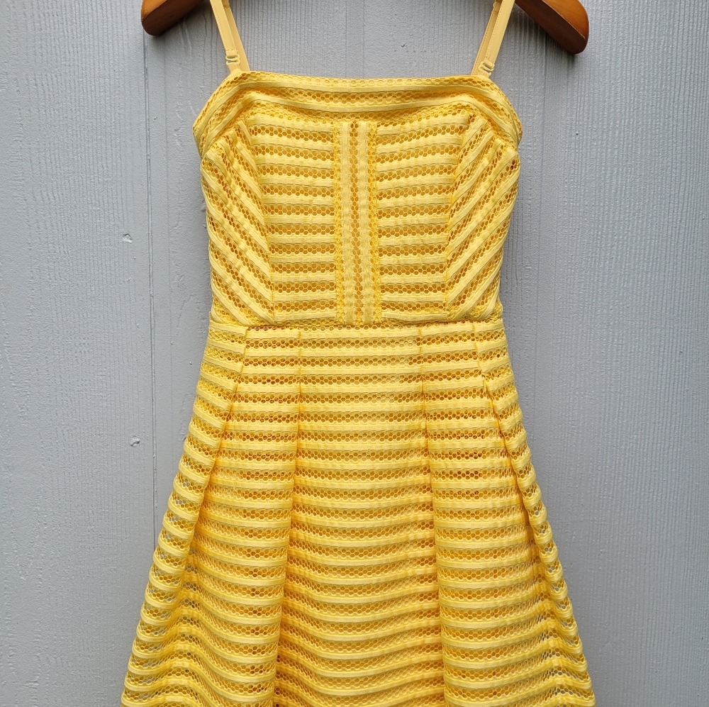New York and Co Yellow Strapless Dress Size 4